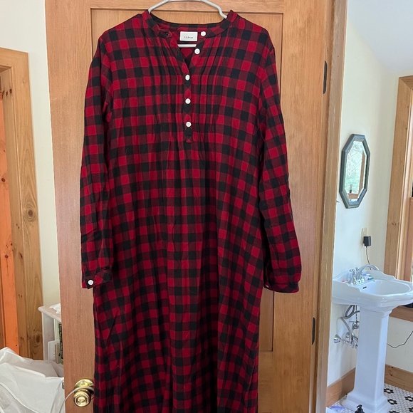 LL Bean Plaid Flannel Nightgown M - Picture 1 of 2